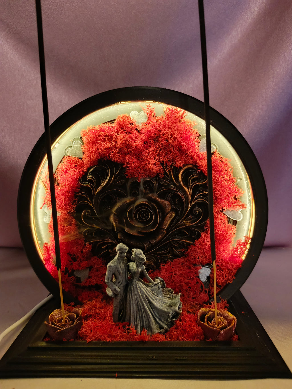 LED Işıklı Geriye Akış ve Çubuk Tütsülük – Sevgililer Günü Özel Aşk Temalı Dekor