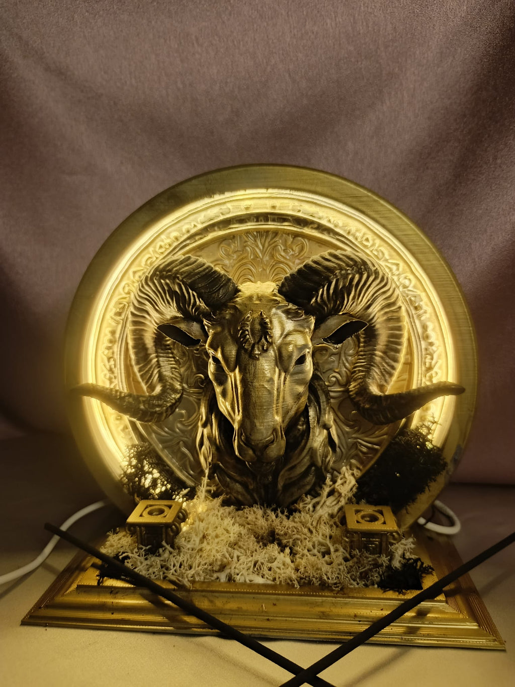 Koç Burcu Figürlü Işıklı Tütsülük | 3D El Yapımı Neon Ledli Burç Hediyesi Dekor