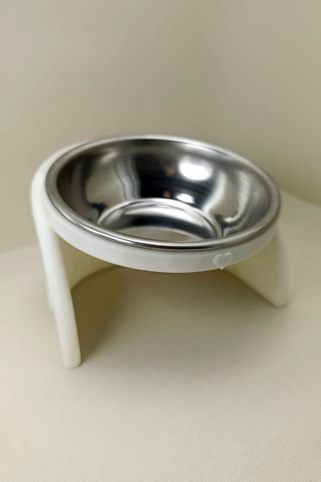 Pixi Kedi Mama Kabı Standı – %13 Eğimli Ergonomik Tasarım, PETG Gövde + Paslanmaz Çelik Kase Beyaz