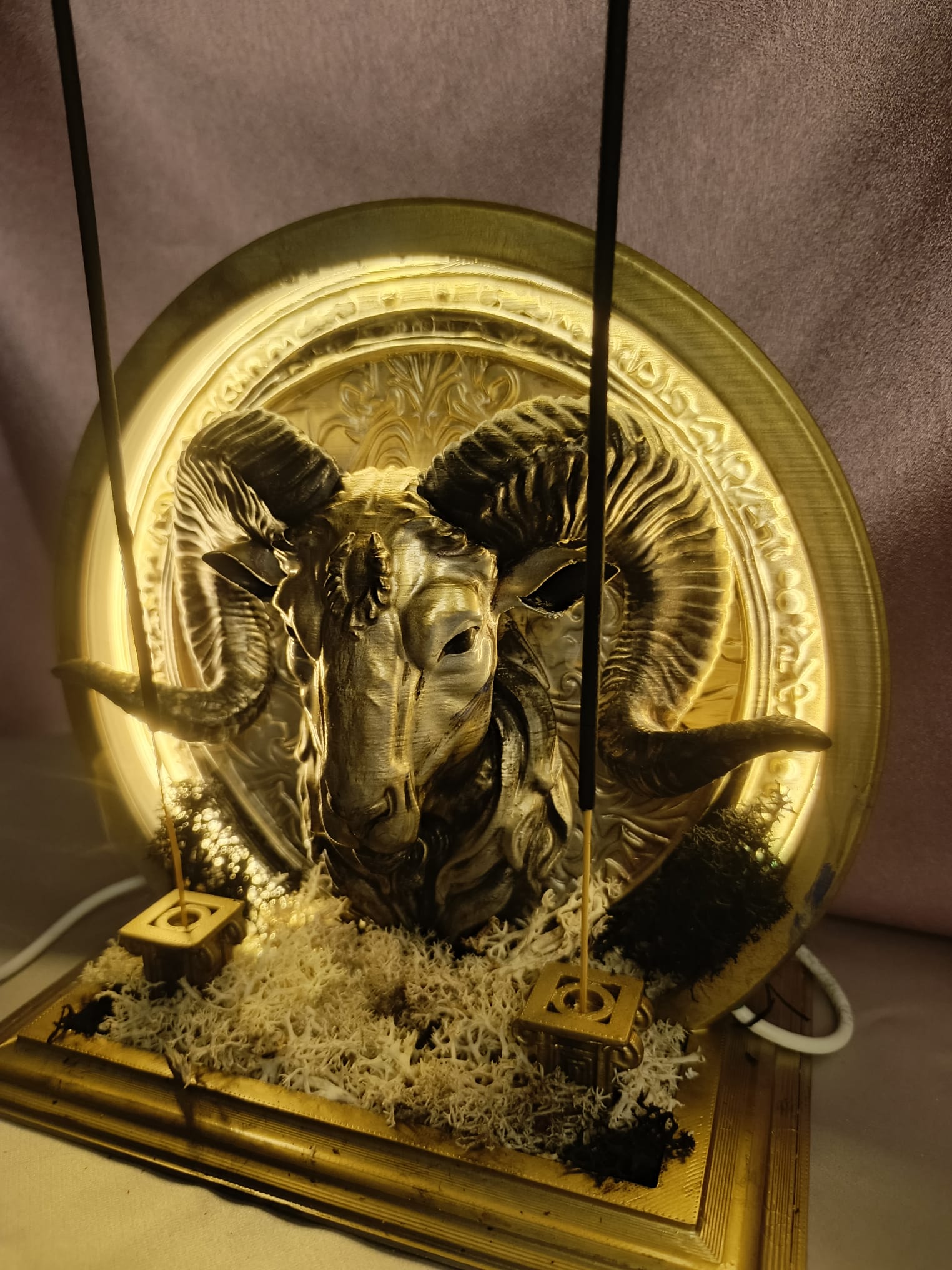 Koç Burcu Figürlü Işıklı Tütsülük | 3D El Yapımı Neon Ledli Burç Hediyesi Dekor