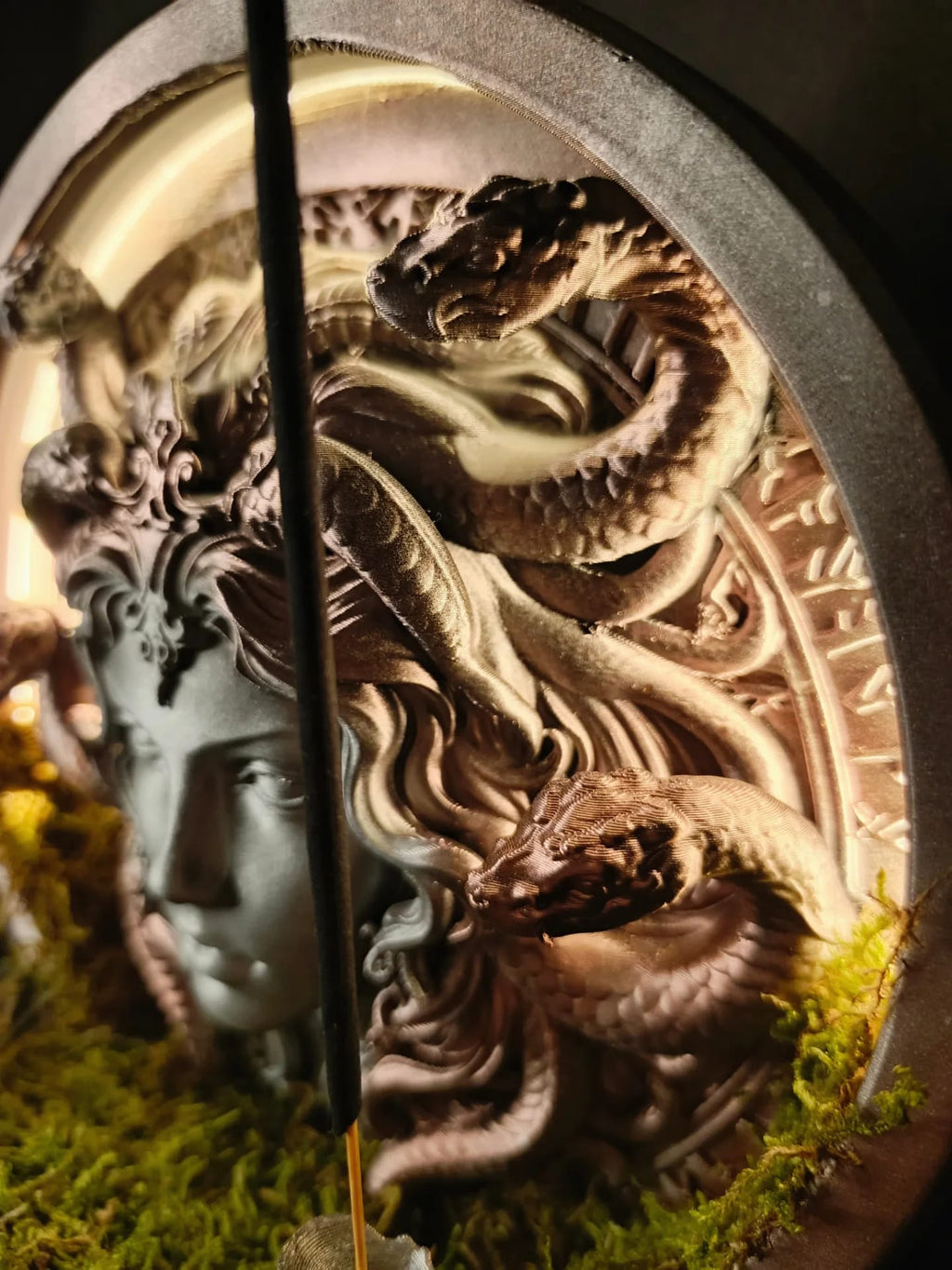 Medusa Işıklı Geri Akışlı Tütsülük El Boyaması Ledli Hediyelik Büyük Boy Dekoratif Obje